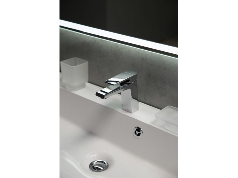 Купить Зеркало BelBagno SPC-MAR-700-800-LED-TCH 70 x 80 см со встроенным светильником и сенсорным выключателем