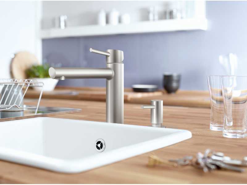 Купить Дозатор жидкого мыла Grohe Cosmopolitan 40535DC0, цвет суперсталь