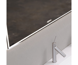 Зеркало со светодиодной подсветкой, сенсорным выключателем и регулятором освещенности.